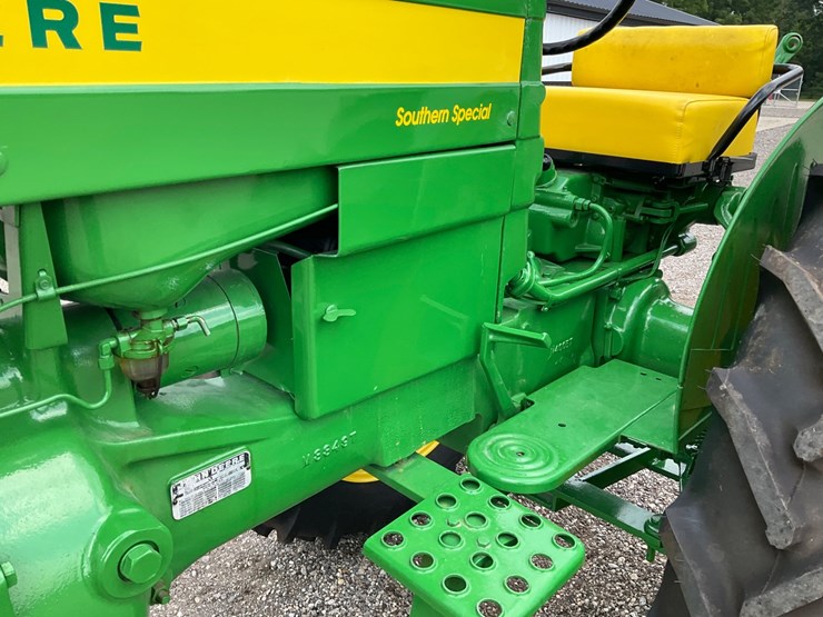 1957-john-deere-320-image-18
