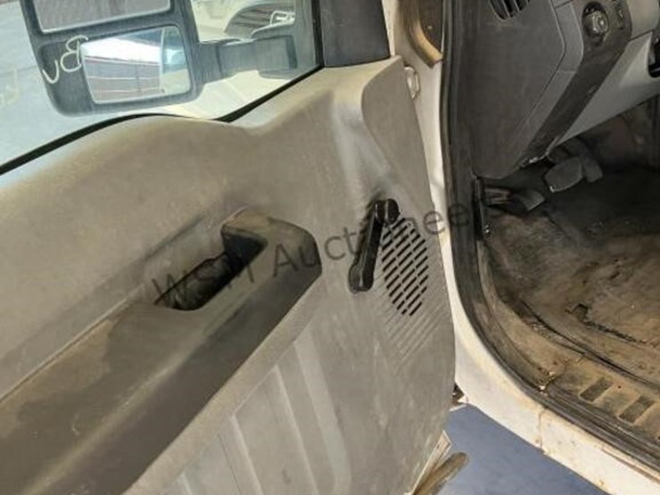 2012-ford-f350-image-28