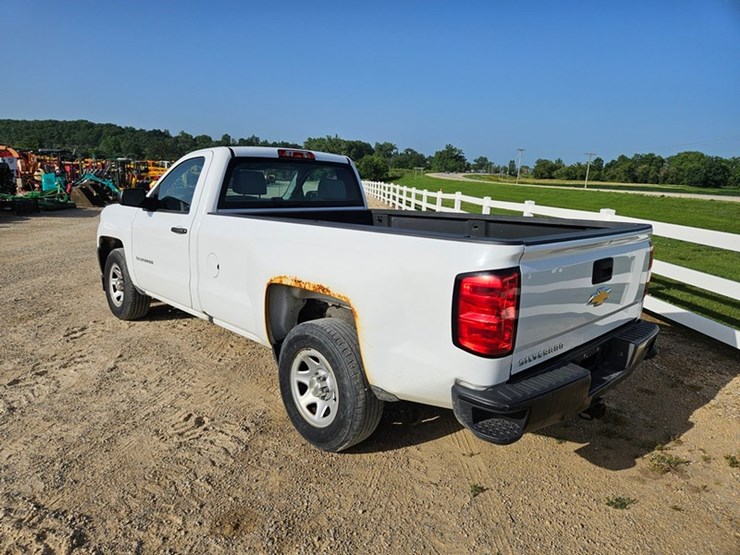 2017-chevrolet-1500-image-3