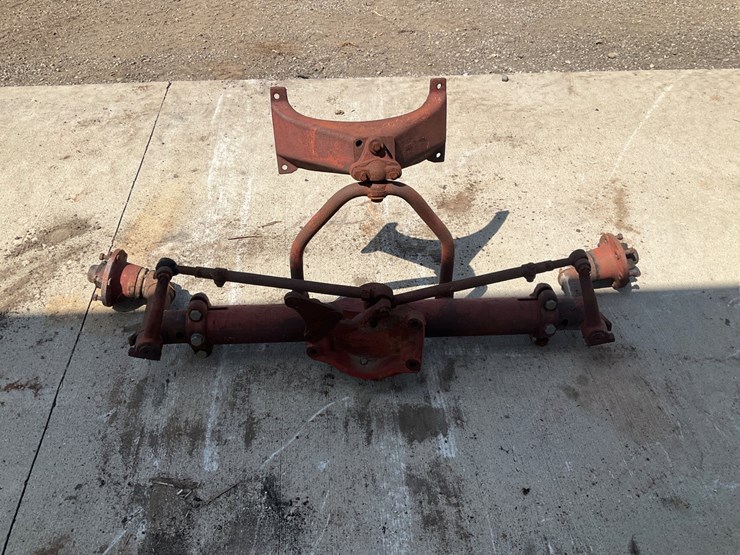 #5027-•-international-tractor-wide-front-axle-assembly-image-3