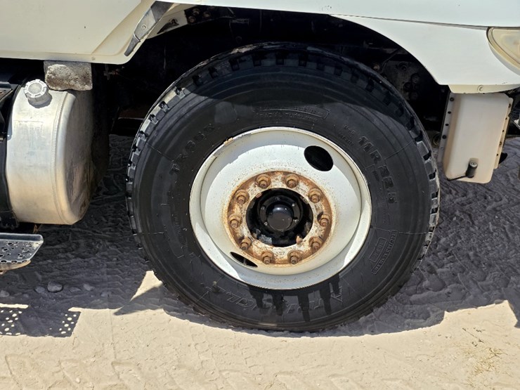 2015-international-durastar-4300-image-19