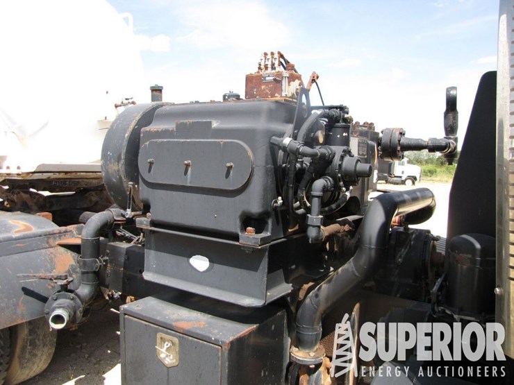2004-massey-ferguson-8-image-5