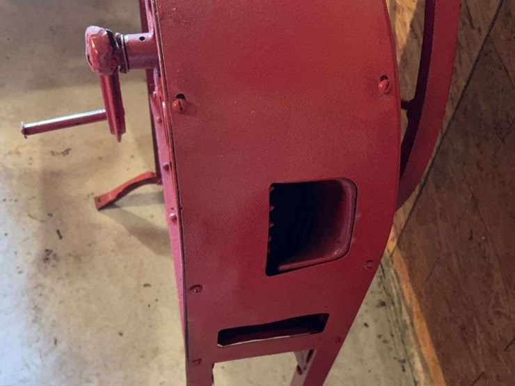 international-harvester-corn-sheller-image-4