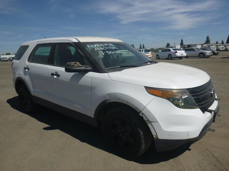 2015-ford-explorer-image-2