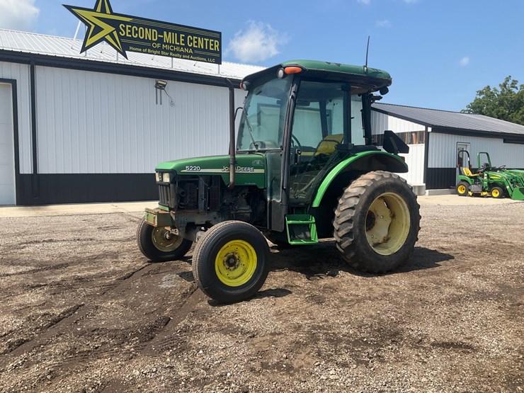 2004-john-deere-5220-image-1