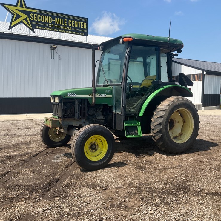 2004 JOHN DEERE 5220