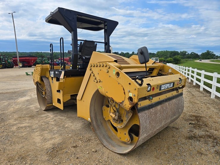 caterpillar-cb54xw-image-3