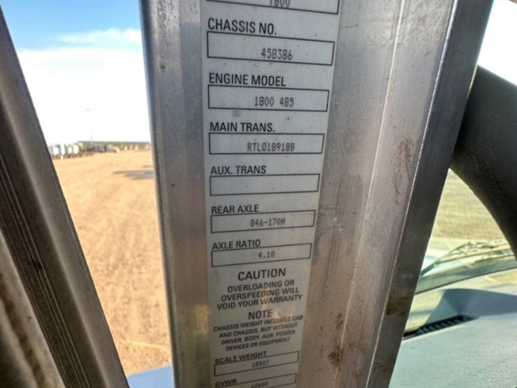 2015-kenworth-t800-image-26