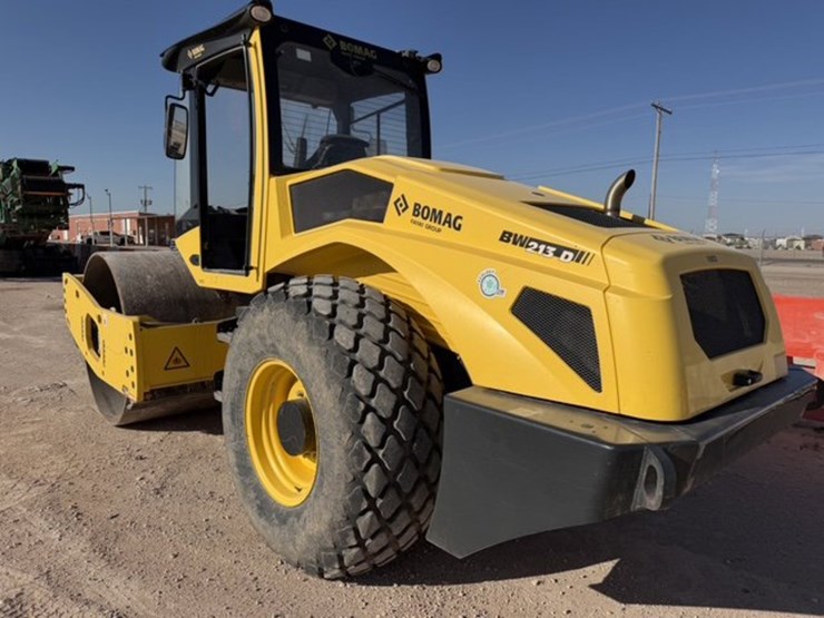 2022-bomag-bw213d-5-image-8