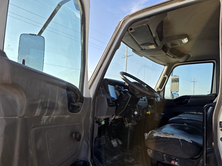 2022-international-mv607-image-9
