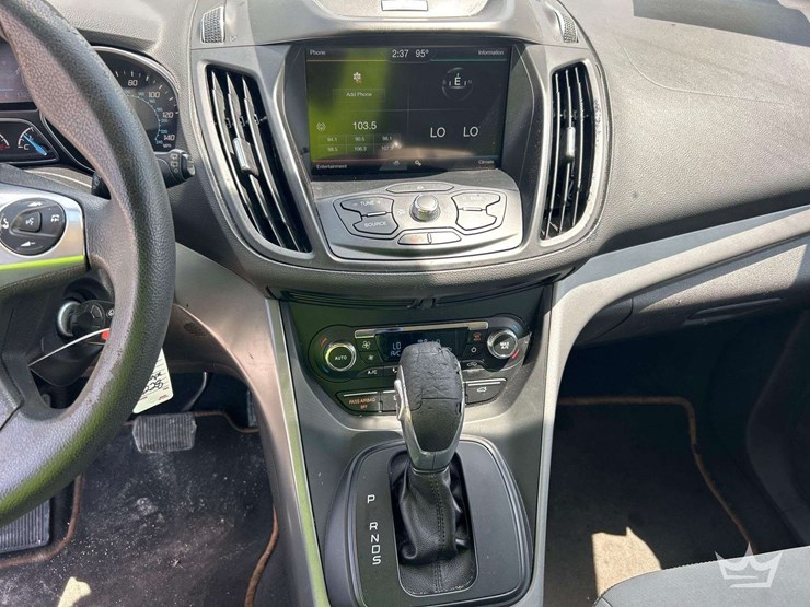 2015-ford-escape-image-18