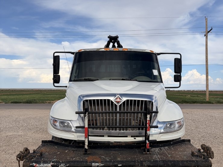2016-international-durastar-4300-image-2