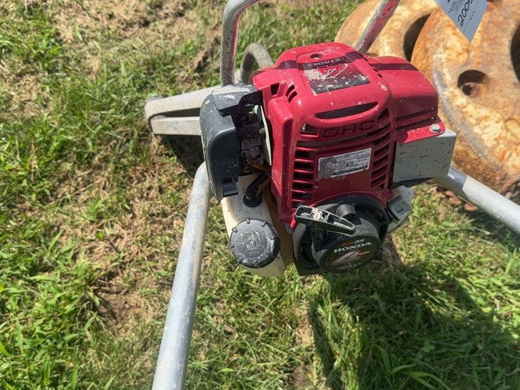 linsy-power-screed-for-concrete,-4-stroke,-less-than-50hrs-on-it,-12ft-image-3