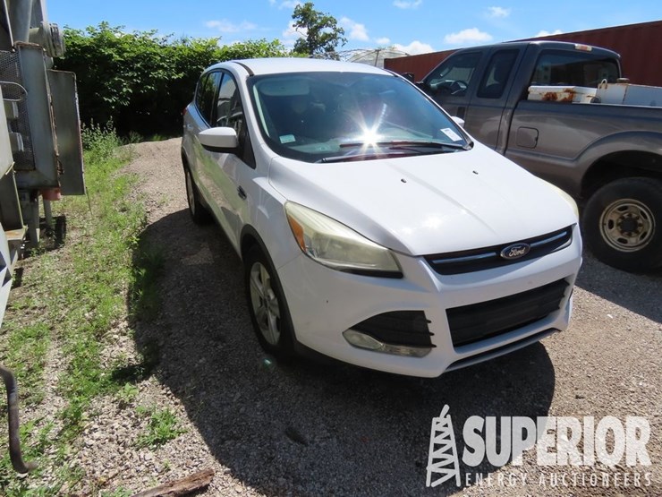 2013-ford-escape-image-2