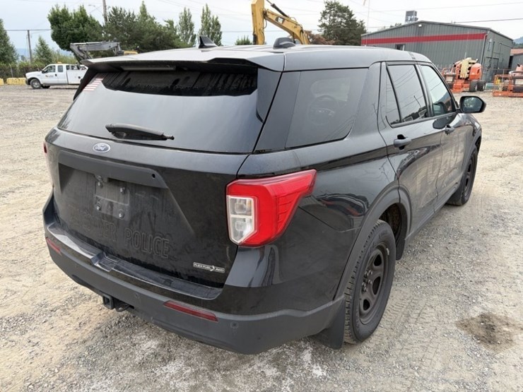 2020-ford-explorer-image-4