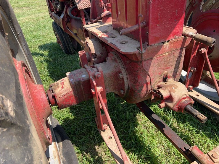 1954-farmall-super-h-image-16