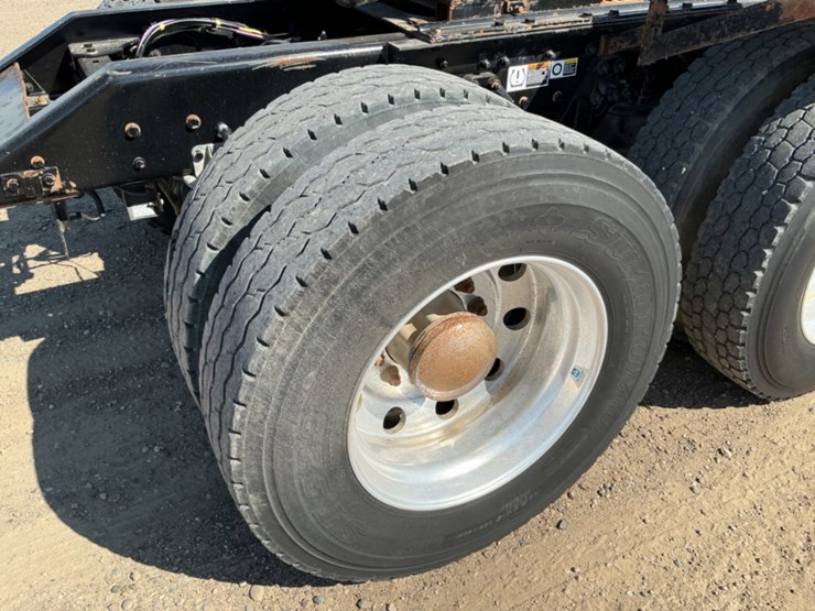 2013-kenworth-t800-image-28