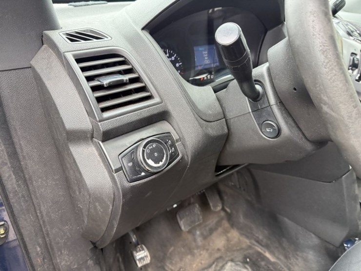 2015-ford-explorer-image-25