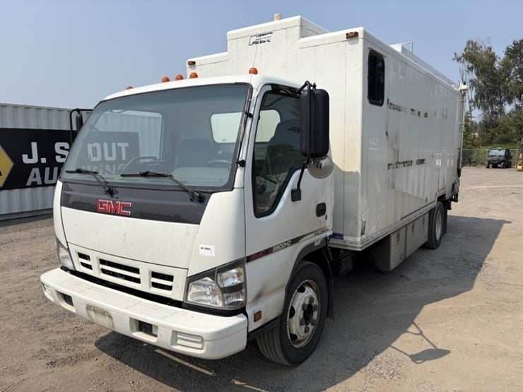 2007-gmc-w5500hd-image-1