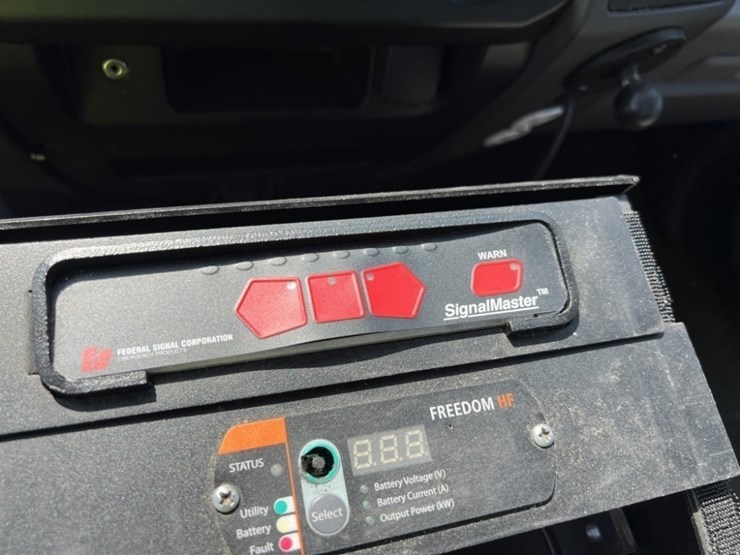 2017-ford-f550-image-31
