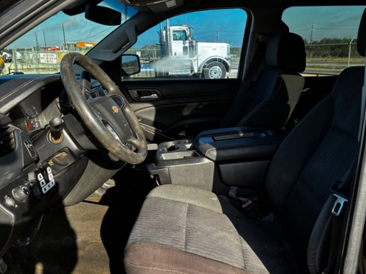 2015-chevrolet-tahoe-image-7