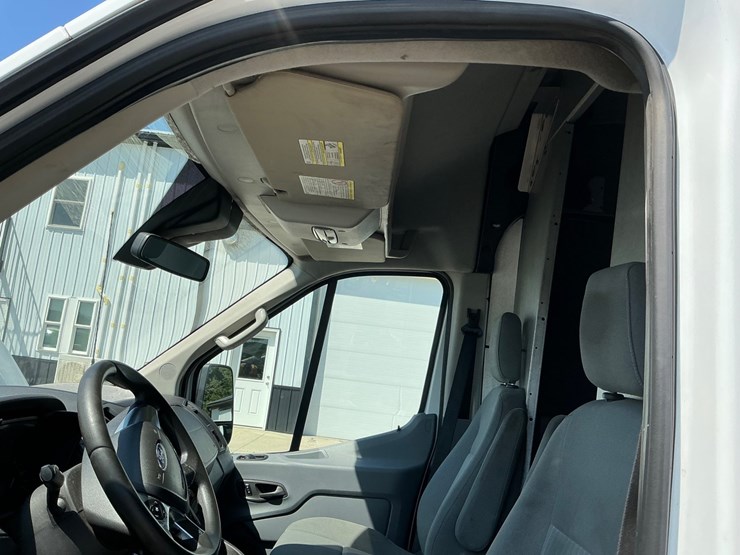 2015-ford-transit-image-16