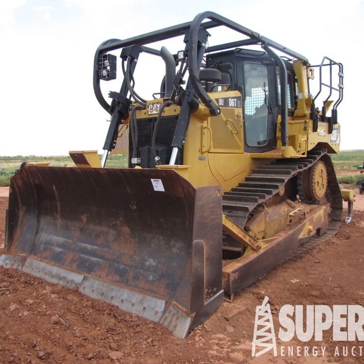 CATERPILLAR D6T XL