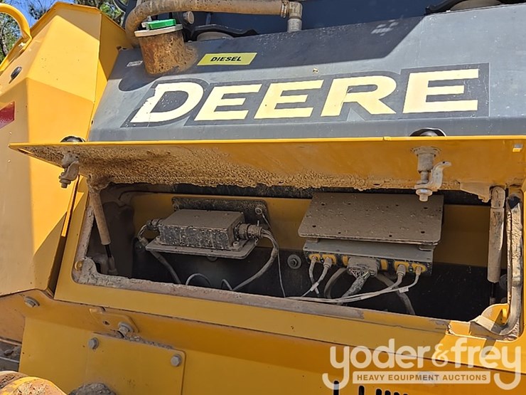 2018-deere-850k-image-40