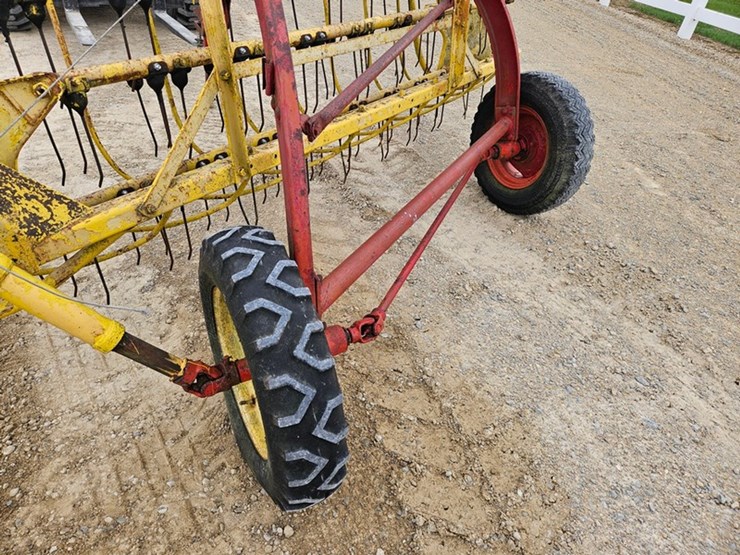 new-holland-256-image-17
