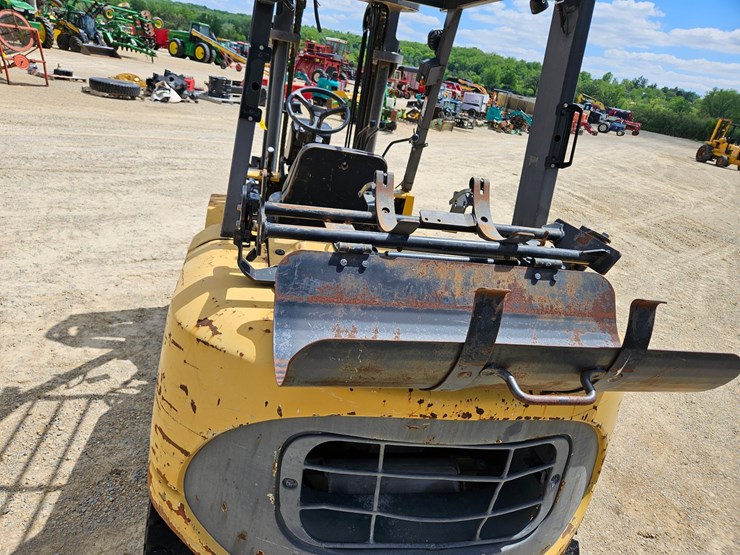 #126-•-cat-gp40k2-single-stage-fork-lift-image-18