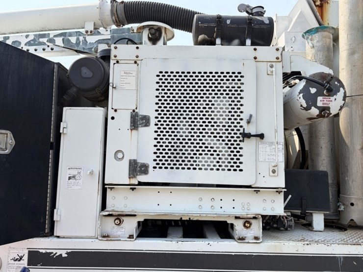 2004-sterling-l7500-image-17