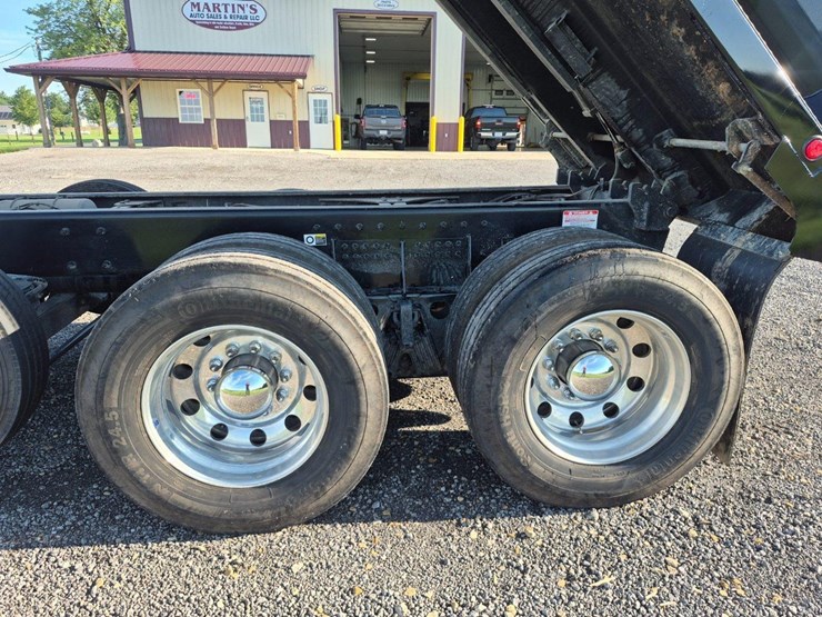 2025-kenworth-t880-image-26