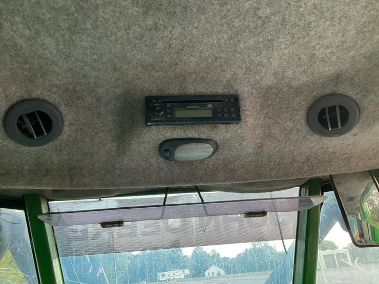 2006-deere-648g-iii-image-32