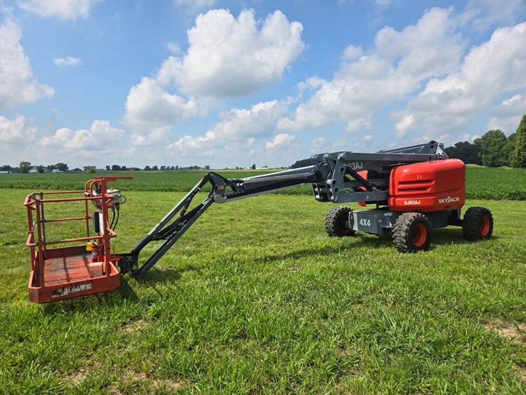 #103-•-2019-skyjack-sj63-boom-lift-image-1