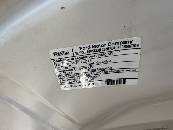 2020-ford-explorer-image-18