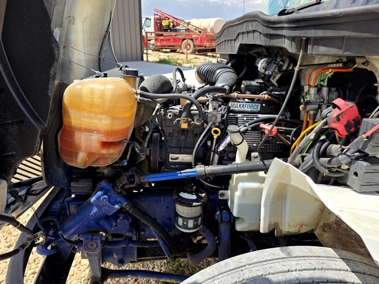 2010-international-durastar-4300-image-11