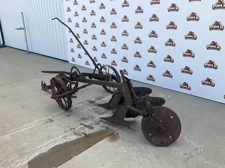 #5305-•-antique-pull-type-two-bottom-moldboard-plow-image-2