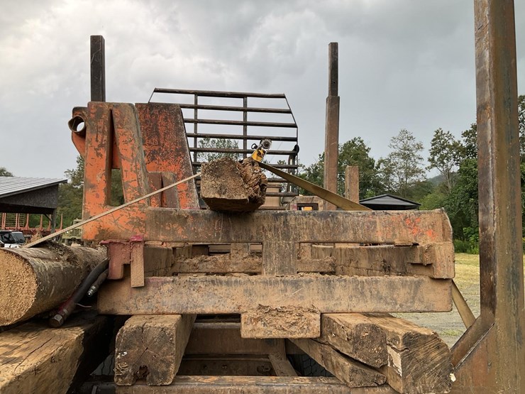 #142-•-1985-international-log-truck-image-26