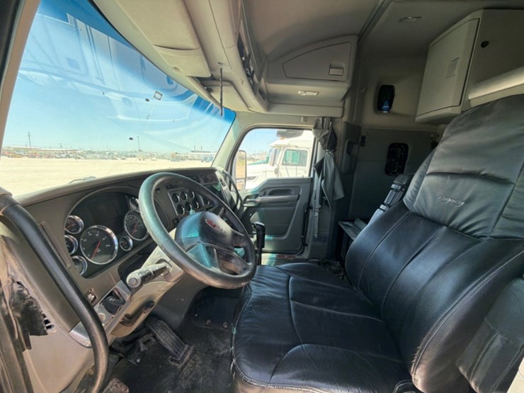 2015-kenworth-t880-image-12