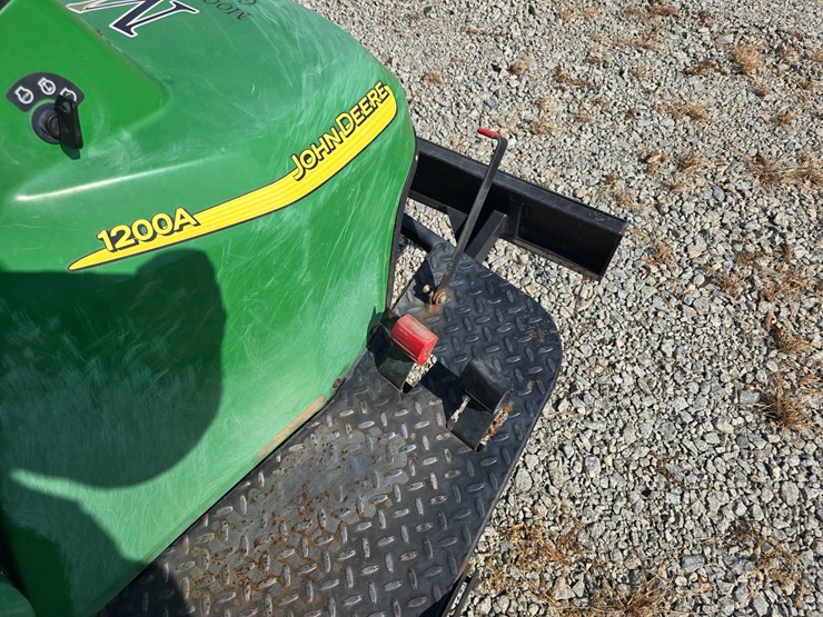 #1012-•-2019-john-deere-1200a-bunker-rake-image-11