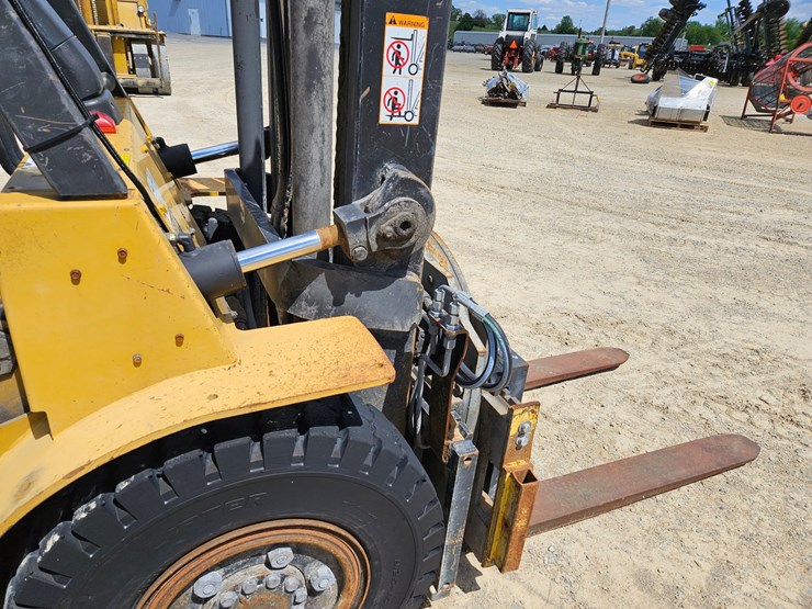 #126-•-cat-gp40k2-single-stage-fork-lift-image-21