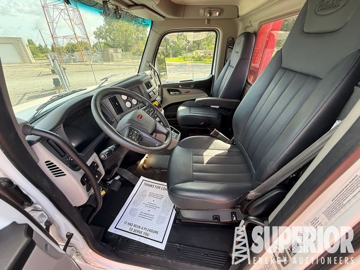 2026-peterbilt-567-image-8