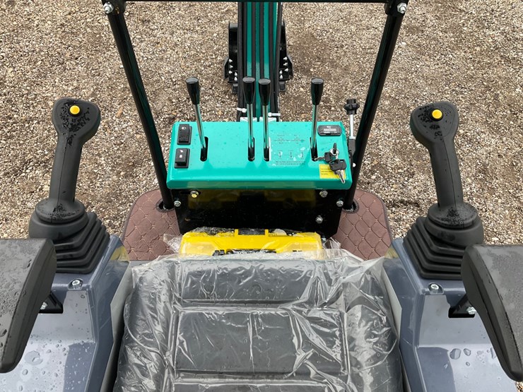 #1603-•-cfg-kt13r-mini-excavator-image-25