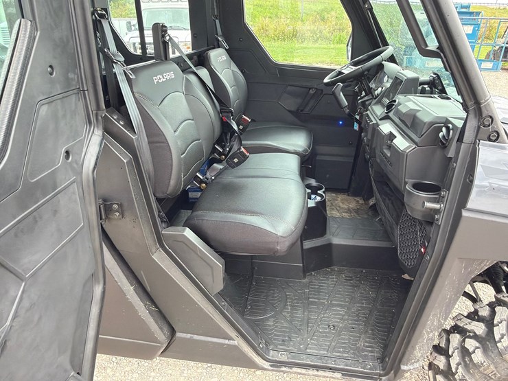 2025-polaris-ranger-crew-image-16