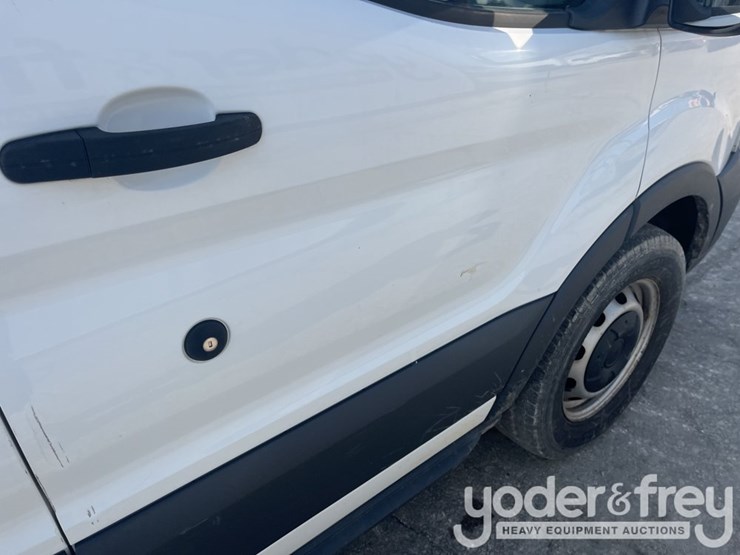 2015-ford-transit-image-22