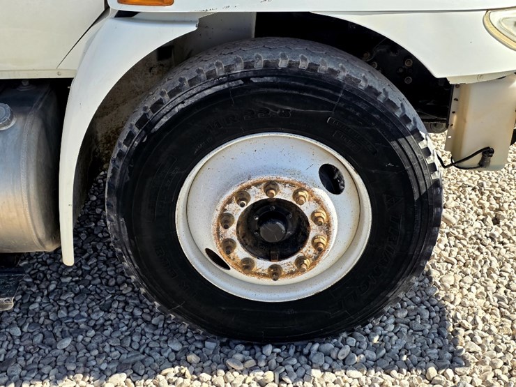2015-international-durastar-4300-image-16