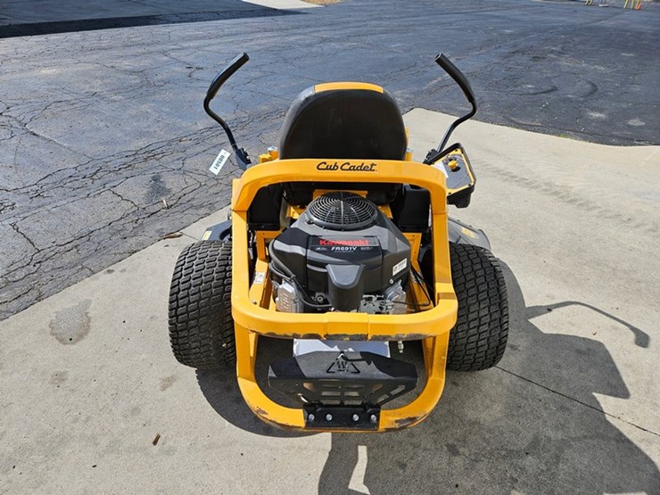 #651-•-cub-cadet-zt1-zero-turn-mower-image-4