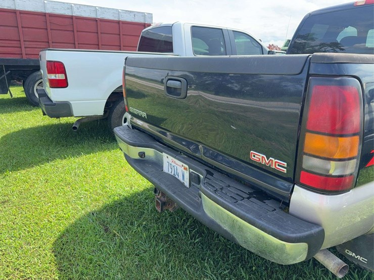 2005-gmc-1500-image-4