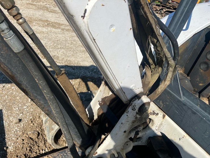2004-bobcat-334d-image-17