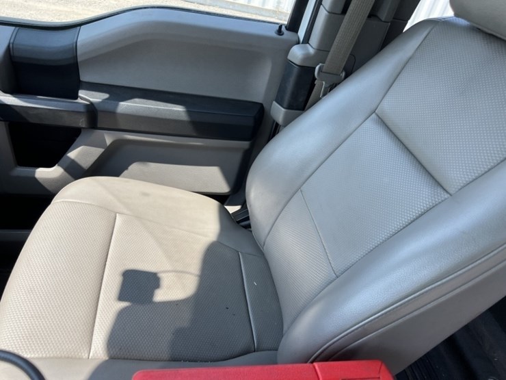 2017-ford-f550-image-38